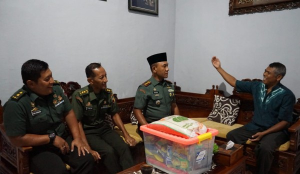 Korem 081 DSJ Tebar Bansos Di HUT Ke 73 Penerangan TNI AD