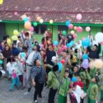 Gandeng Komunitas Relawan Banten, Mahasiswa FH Untirta Gelar Kegiatan Trauma Healing pada anak korban banjir di Desa Kranggot, Cilegon