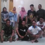 Foto Kenangan Satgas TMMD Bersama Keluarga Asuh