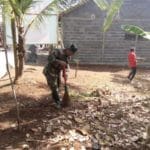 Satgas TMMD Ajak Warga Sadar Akan Kebersihan Lingkungan