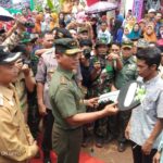 Bedah Rumah Selesai Pangdam lV/Diponegoro Serahkan Kunci Rumah Kepada Gemek Susanto