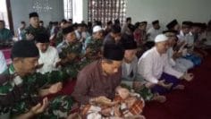 Anggota Koramil 06/Tersono Ajak Warga Masyarakat Untuk Cinta Tanah Air Dengan Do’a Bersama