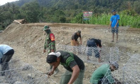 Dua Minggu Berjalan TMMD,  Keakraban Dan Keramahan Masyarakat Makin Kental