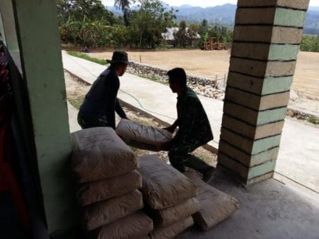 Danramil 03/Brm Pastikan Ketersediaan Bahan Material TMMD 104