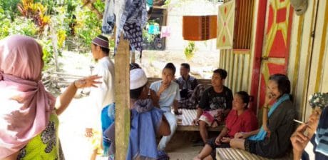 Rindu Keluarga, Kopda Wayan Anggap Warga jadi Ibu Angkatnya