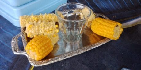 Jagung Rebus Sebagai Pengganjal Perut di Lokasi TMMD