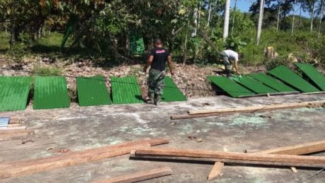 Demi Cepat Selesai,  Prajurit Satgas TMMD 104 Tak Pedulikan Cuaca