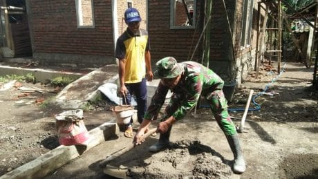 Babinsa Melanjutkan Kegiatan TMMD