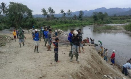 Sekitar Jembatan Kura-Kura Ramai Digeruduk Warga