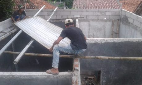 Pak tentara sudah kerja susah payah membangun desa kami