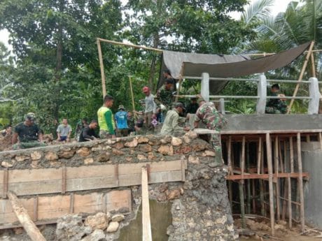 Salah  satu upaya mewujudkan kemanunggalan TNI  dan Rakyat