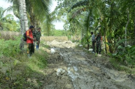 Dansatgas lintasi rute jalan menuju lokasi TMMD