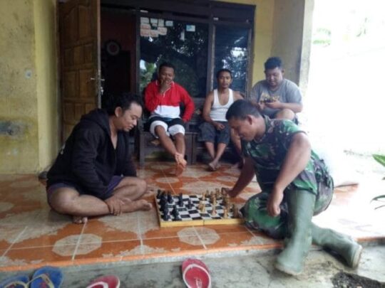 Media Catur Digunakan Satgas TMMD Pemalang Galang Tenaga Baru