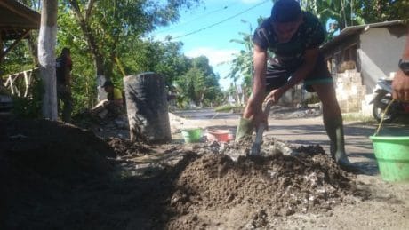 Tak Kenal Lelah, Satgas TMMD Terus Kerja Keras