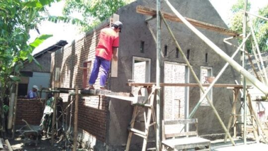 Satgas TMMD 104 Kodim Jember Sasar Rumah Ibu Misya