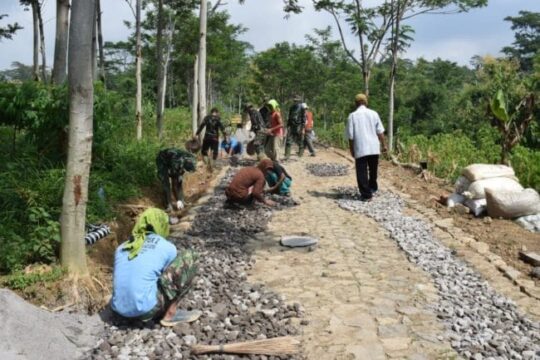 Kapten Inf Kuncoro Apresiasi Semangat Juang Dalam TMMD Ke-104 Kodim 0804/Magetan