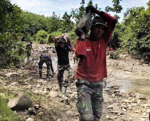 Kurang Batu, Kali Maribaya Parunggalih Pemalang Ditambang TNI
