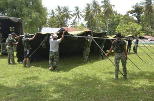 Kebersamaan dari anggota Satgas TMMD Kodim 1407/Bone bersama masyarakat