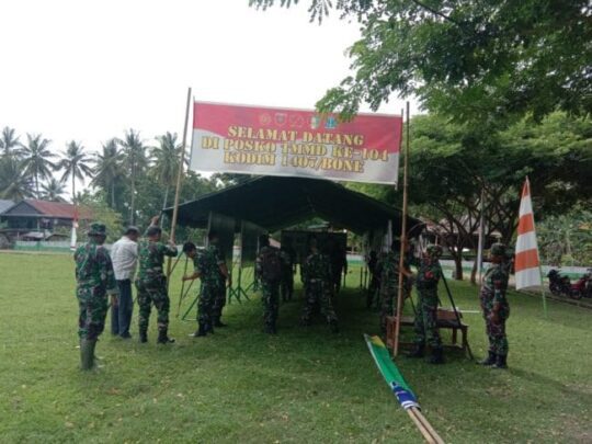 Spanduk Terpasang di Posko TMMD Ke 104 Kodim 1407/Bone
