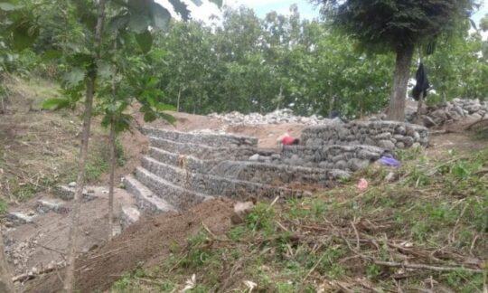 Tebing Di Jalan Baru Jatiroyom-Parunggalih Rampung Dipasang Gabion