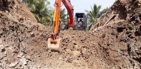 Hari ke dua, TMMD Ke 104 Berhasil Gali Gunung hingga 3 Meter