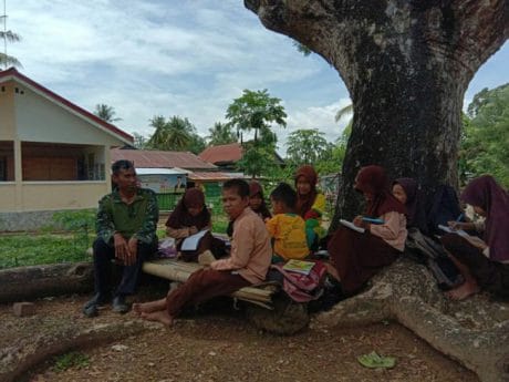 Satgas TMMD 104 Beri Motivasi Semangat Belajar Pada Anak SD