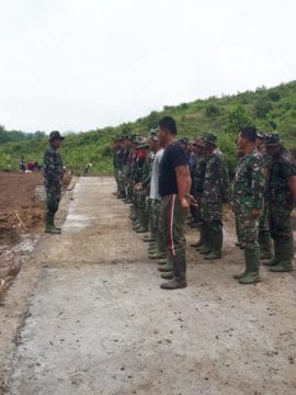 Kasdim Pemalang Ingatkan Netralitas TNI Pada anggota Satgas TMMD