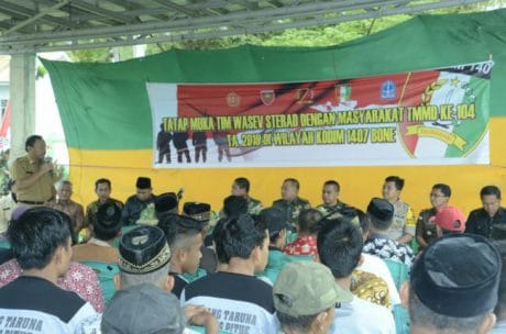Tatap muka tim wasev sterad dengan masyarakat dilokasi TMMD ke 104 kodim 1407/Bone