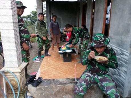 Sepenggal Kisah Sertu Tukiyo Dalam Satgas TMMD Kodim/0804 Magetan