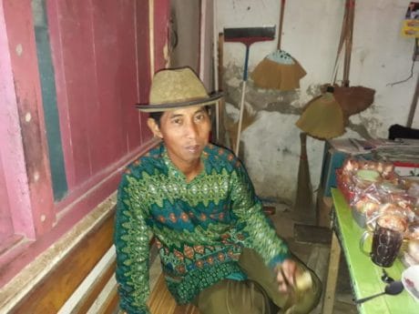 Untung Penebas Jagung Dengan Jalan Yang di Bangun TMMD Jatiroyom