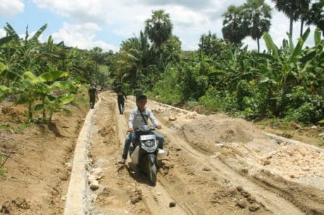 SATGAS TMMD KE 104 KODIM 1407/BONE KEBUT PEKERJAAN SASARAN FISIK