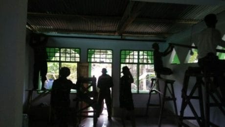 INTERIOR MASJID AL MISBAHUDDIN DIKERJAKAN