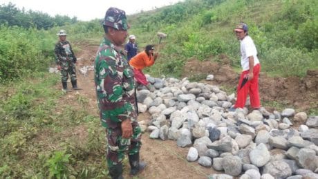 TMMD Jatiroyom, Percepat Makadam Tukang Belah Batu diTambah