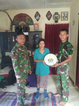 Satgas TMMD Kodim Pemalang Rebut Hati Rakyat Melalui Cinderamata