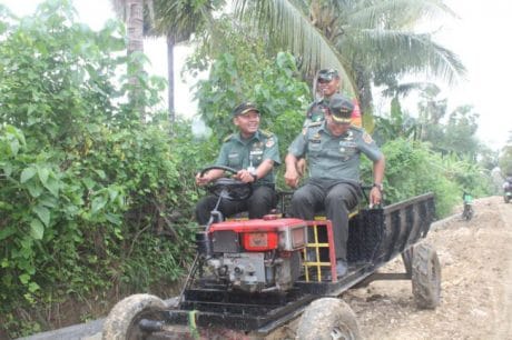 Tim pengawas dan Evaluasi Sterad Kunjungi Lokasi TMMD