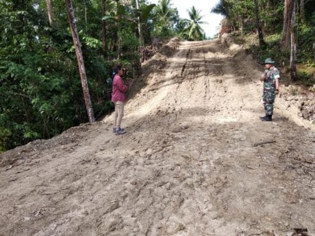 Parit di Jalan Produksi Mulai Digarap