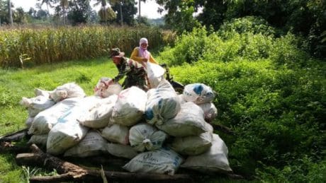 Babinsa Turun Tangan, Kerjaanpun Jadi Ringan