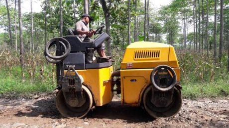 DPU Pekalongan Terjunkan Alat Berat Bangun Jalan TMMD Pemalang