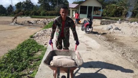 Pratu Devin Prasetyo  Bawa Semen Pakai Harco