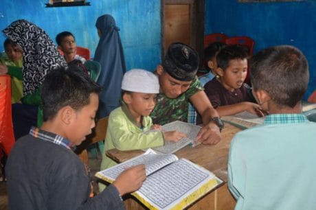 Di sela-sela kegiatan melaksanakan tugasnya