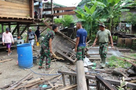 Kondisi rumah Ibu Ansi dinilai sangat memperihatinkan