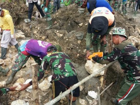 TAHAPAN PENGECORAN PLAT DECKER