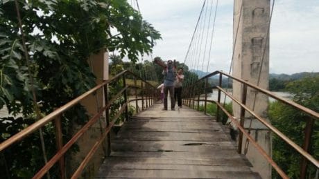 Jembatan gantung tidak jadi masalah bagi Kodim Enrekang