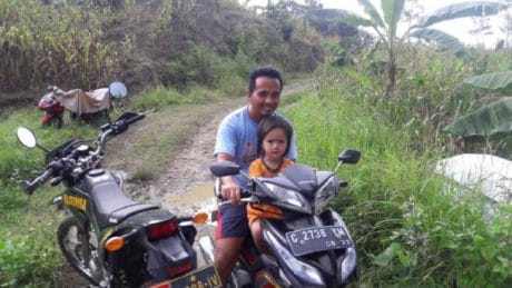 Warga Desa Tetangga Jatiroyom Bodeh Suport TMMD Pemalang