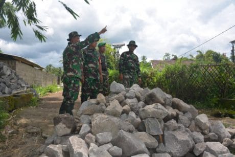 Masayaraka Paleran Menyampaikan Terima Kasih Kepada Satgas TMMD Ke 104 Kodim 0824/Jember
