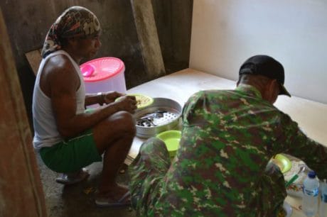 Potret Persahabatan Pada Satgas TMMD ke-104