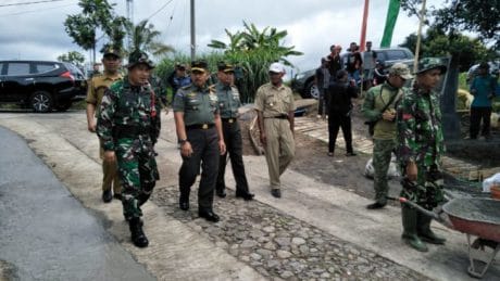Tim Wasev Mabesad Tinjau Sasaran Fisik TMMD Di Desa Pocol