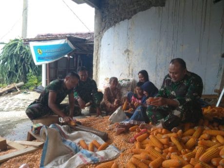 Orang Tua Asuh Tmmd, Wujud Kemanunggalan Tni Dan Rakyat