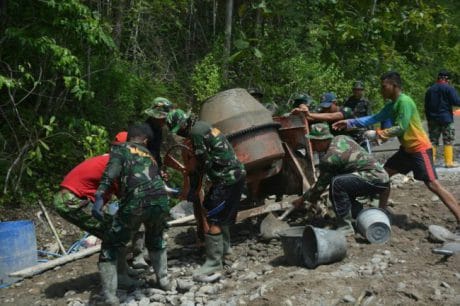 Selain panas matahari yang menyengat