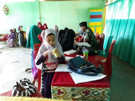 Sempatkan mengajar mengaji buat anak desa Tungka